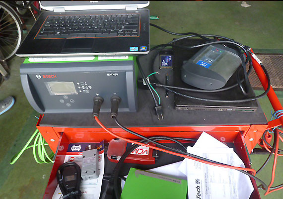 ベンツのスピードリミッターの変更、フューエルボリューム変更、ＥＣＯキャンセル（アイドリングストップキャンセル）、シートベルト警告音のキャンセル（車検対応）、ニードルスイープ（できる車種が限られます）、内気循環固定等も随時受け付けしております。